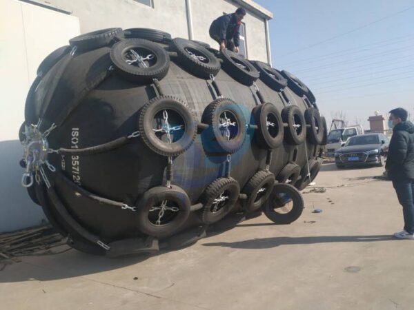 ISO 17357 Floating Pneumatic Rubber Fenders
