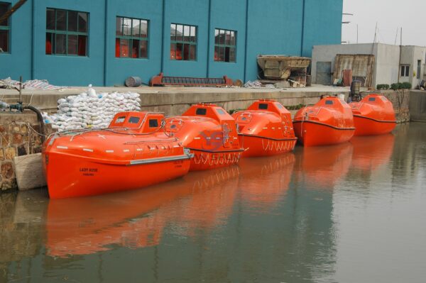 Lifeboats With a Self-contained Air Support System