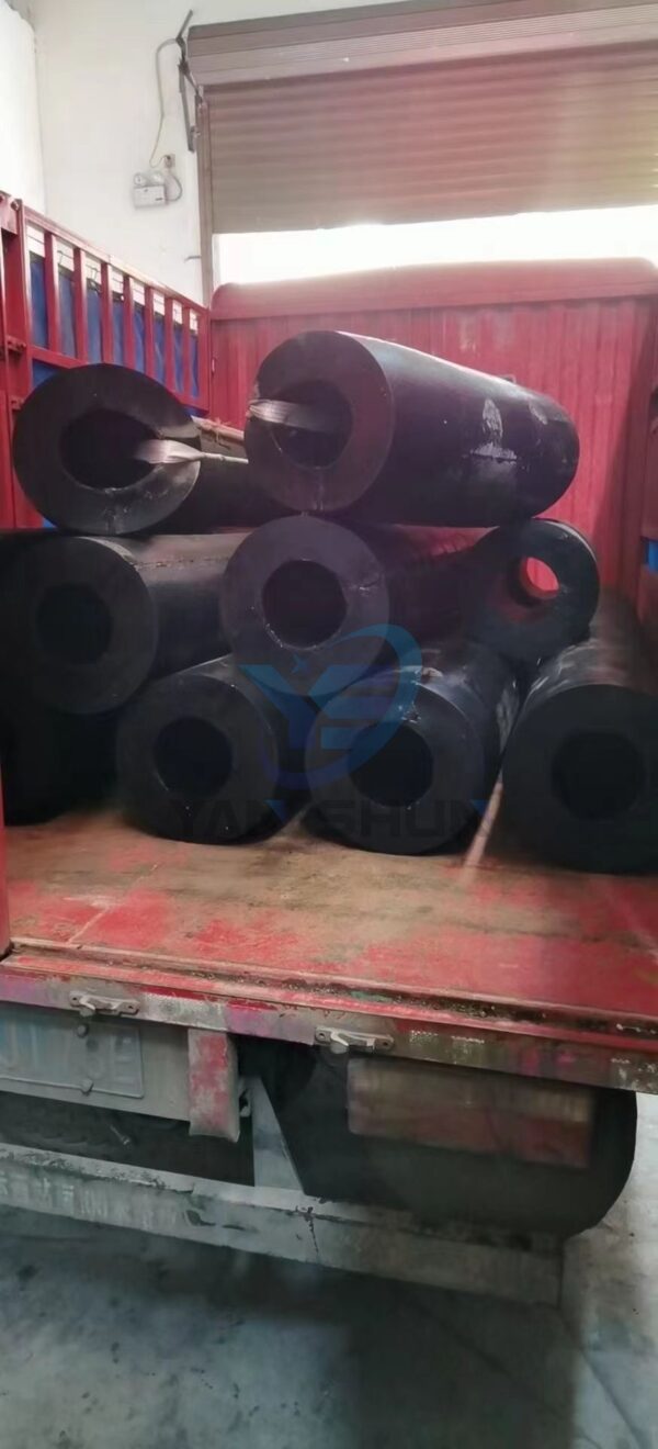 Cylindrical Type Rubber Fenders Yan Shun Marine